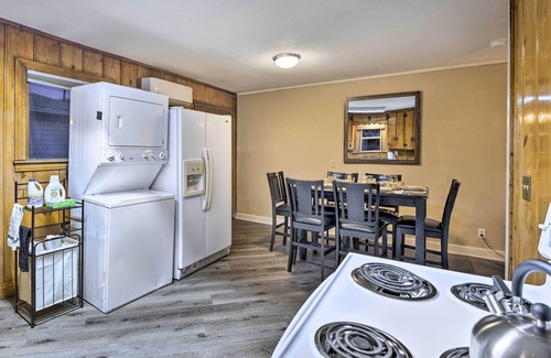 Graham House | Cozy Graham Retreat ~ 3 Mi to Lake Eddleman!