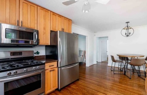 Hawthorne House | Cozy, great LOCATION, smoke FREE!