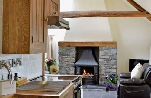 Tregaron Cottage | Cozy Grofftau Cottage in Ystrad Meurig