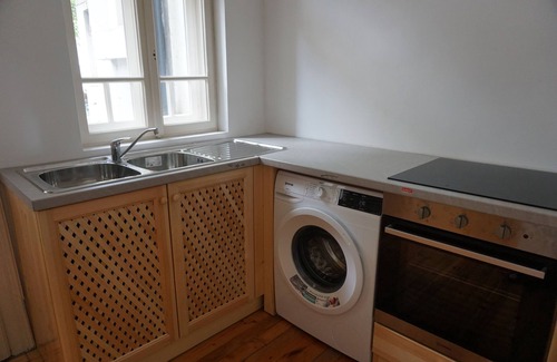 Sofia City Center Apartment | Cozy Ground Floor Apartment in a Restored House in the Heart of old Sofia