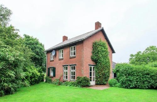 Lage Mierde House | Cozy group house in Reusel in a natural environment