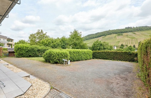 Lieser Apartment | Cozy guest house Binz-Meyer Fewo Paulsberg in Lieser with garden view