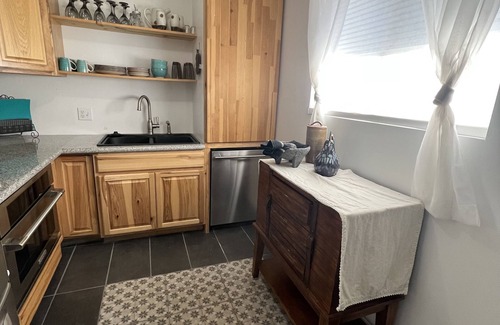 Diamond Valley Cottage | Cozy Guesthouse with views