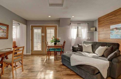 Diamond Valley House | Cozy Guesthouse with view from large deck