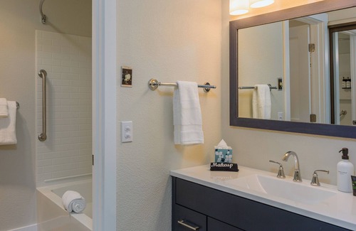 Rosario Hotel | Cozy Harborside Stay | Secluded Orcas Island Getaway- Harborside 2363