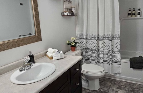 Merritton House | "Cozy Haven: Perfect Retreat"