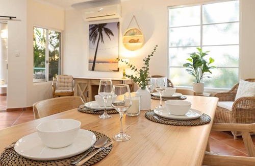 Cullen Bay Apartment | Cozy Heaven in Leafy Larrakeyah
