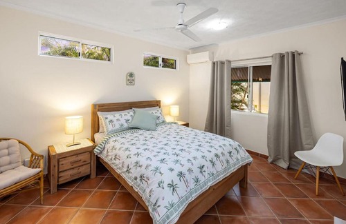 Cullen Bay Apartment | Cozy Heaven in Leafy Larrakeyah