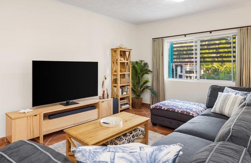 Cullen Bay Apartment | Cozy Heaven in Leafy Larrakeyah