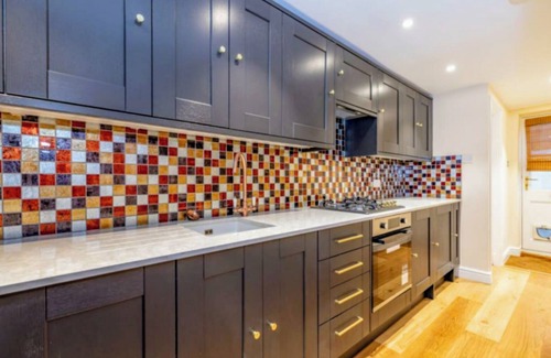 Aylesbury House | Cozy , hidden little gem!
