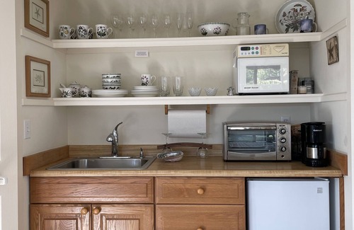 Mendocino Apartment | Cozy hideaway on the edge of the bluff overlooking the ocean
