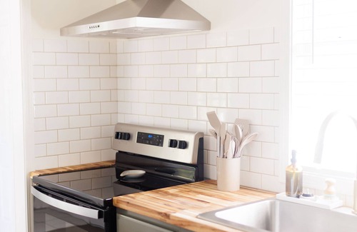 Dothan House | Cozy Historic District Cottage