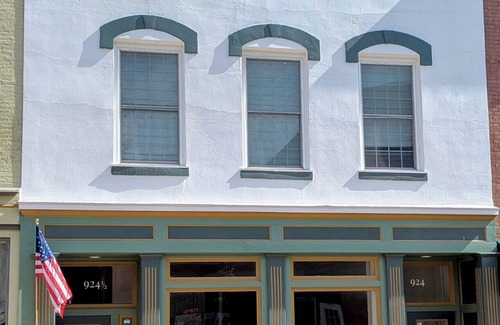 Lexington Apartment | Cozy Historic Downtown Lexington Apartment