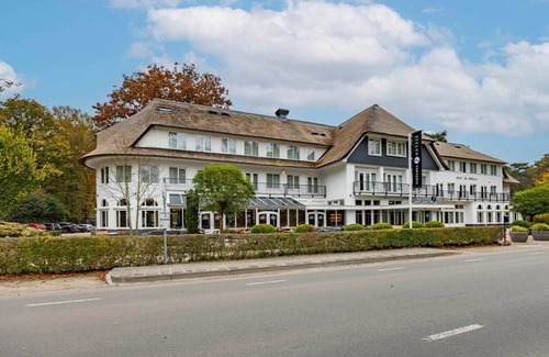 Vierhouten Hotel | Cozy Historic Lodge Near Veluwe Nature Park, Bike Rentals and Free Parking
