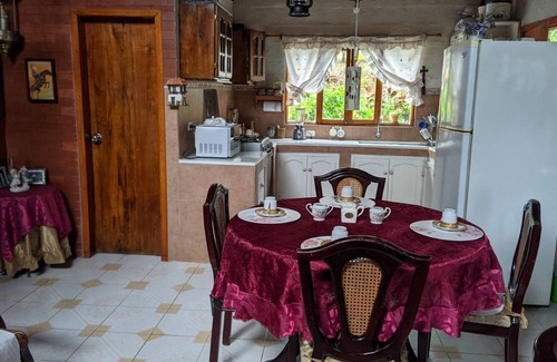 Pedro Vicente Maldonado House | Cozy House in the Rainforest Transportation Included