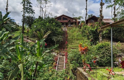 Pedro Vicente Maldonado House | Cozy House in the Rainforest Transportation Included
