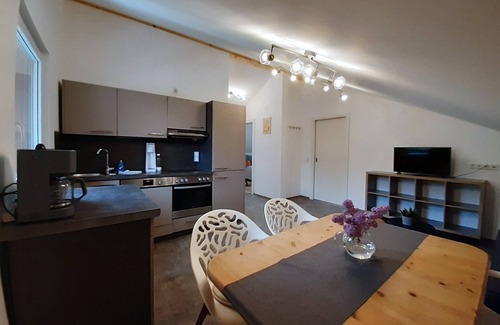 Niedernsill Apartment | Cozy Holiday Apartment with Mountain View – Your Alpine Retreat!