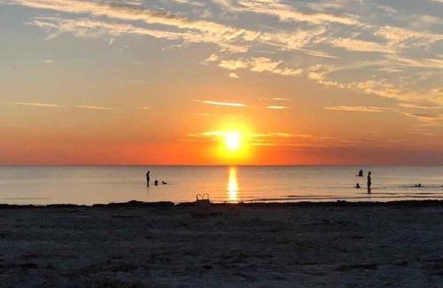 Hoensinge House | Cozy Holiday Home Close To Fantastic Beach