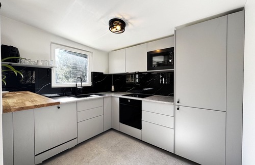 Boras Municipality House | Cozy holiday home near the lake - perfect for the family |SE08058