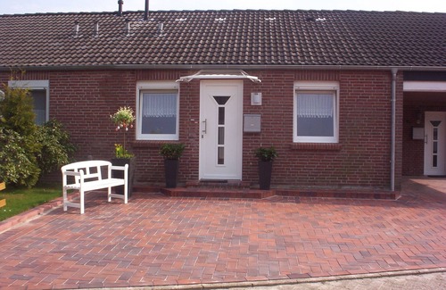 Berumbur House | Cozy holiday home near the spa centre, outdoor/indoor pool and bathing lake