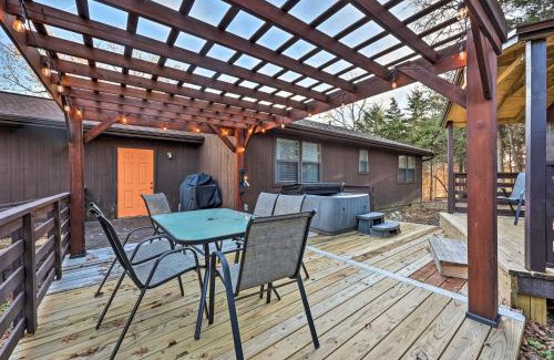 Eureka Springs House | Cozy Holiday Island Home Hot Tub and Chiminea!