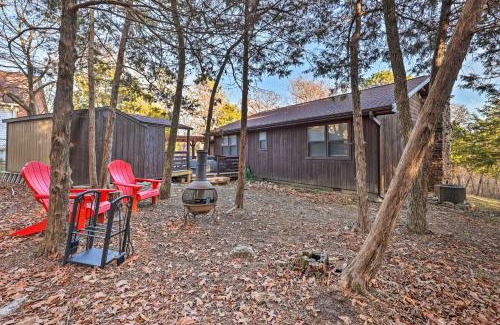 Eureka Springs House | Cozy Holiday Island Home Hot Tub and Chiminea!