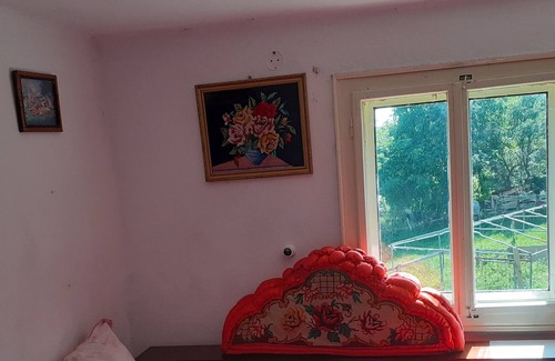 Tarina House | Cozy Holiday Room Near Forest