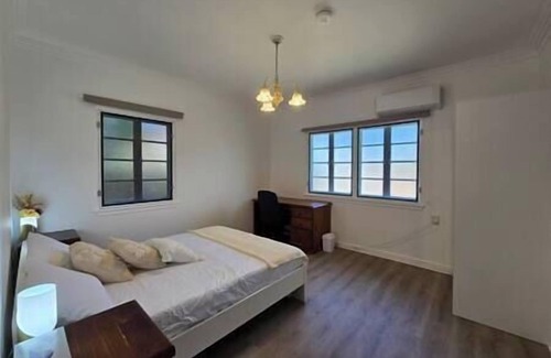 Chermside House | Cozy Home 3Bedroom AC walk to Westfield pool RSL
