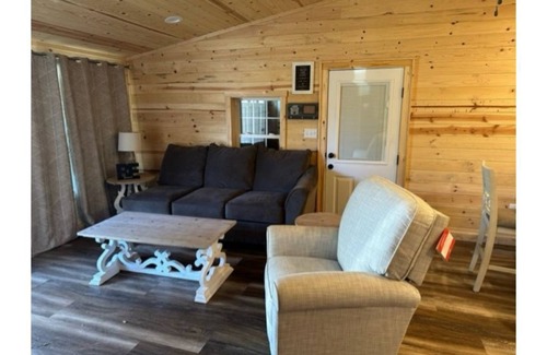 Tishomingo House | Cozy home- 5 mins from state park!