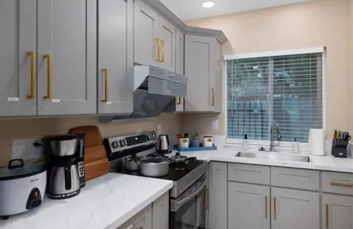 Altadena House | Cozy Home｜6 Min to Beach｜30 Days Minimum