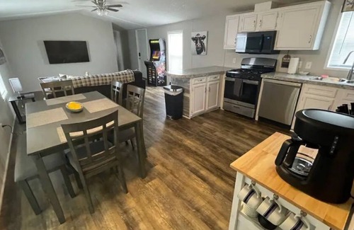 Norwalk House | Cozy Home/Cedar Point/Kalahari/Arcade game/Sports Park/Race