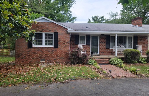 Fredericksburg House | Cozy Home close to Downtown; I-95