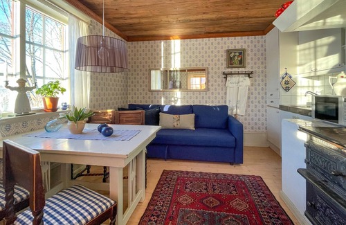 Borlange House | Cozy home in Borlänge with lake view