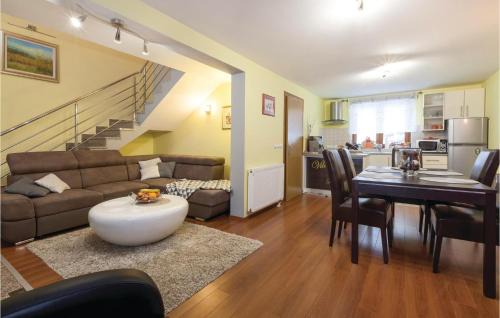 Brestovac House | Cozy Home In Brestovac With Sauna