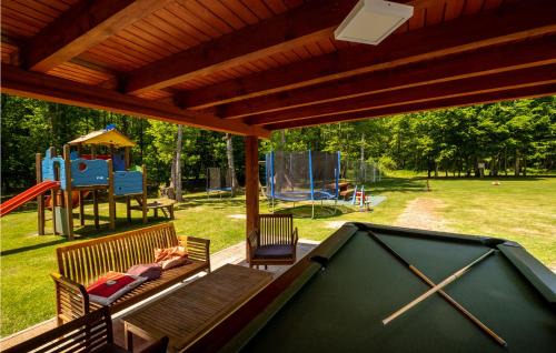 Brestovac House | Cozy Home In Brestovac With Sauna