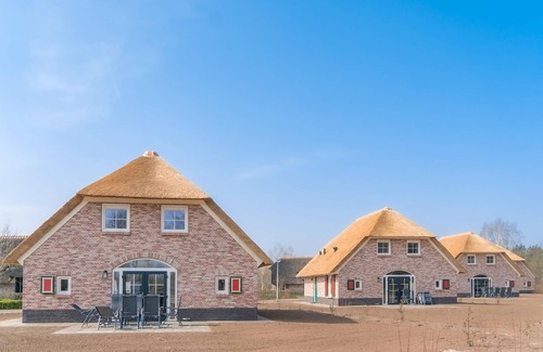 Linde House | Cozy home in Den Ham with kitchen