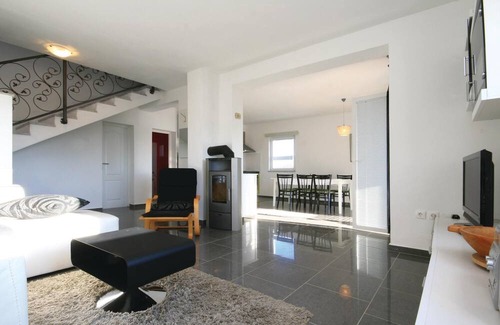 Drinovci House | Cozy home in Drinovci with kitchen