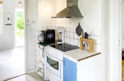 Edsbruk House | Cozy home in Edsbruk with kitchen