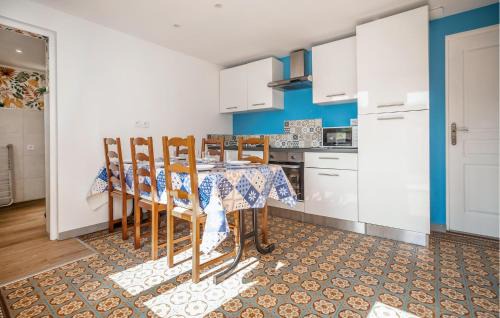 Eperlecques House | Cozy Home In Eperlecques With Wifi