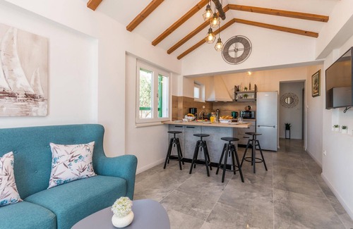 Sveti Filip i Jakov House | Cozy home in Gornje Rastane with WiFi