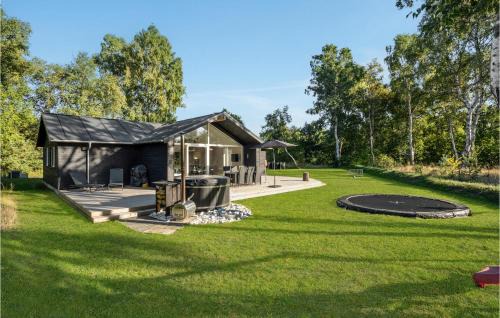Grena Strand House | Cozy Home In Grenaa With Kitchen