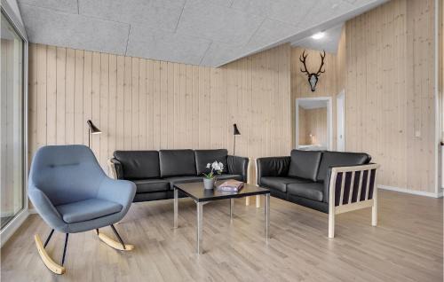 Grena Strand House | Cozy Home In Grenaa With Kitchen