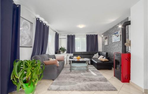 Kamenmost House | Cozy Home In Kamenmost With Sauna