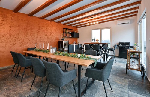 Kapela House | Cozy home in Kapela with sauna