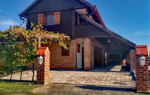 Klostar Ivanic House | Cozy Home In Klostar Ivanic With Sauna