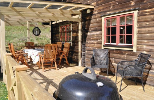 Rullan House | Cozy home in Långserud with jacuzzi