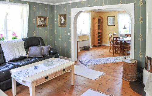 Filipstad Municipality House | Cozy Home In Lesjöfors With Kitchen