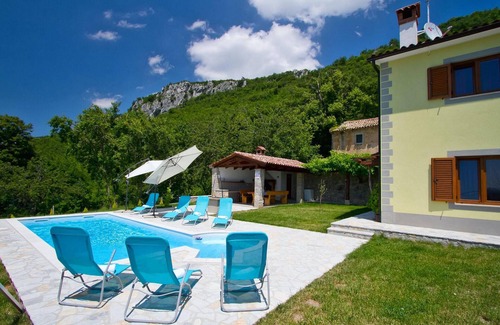 Lupoglav House | Cozy home in Lupoglav