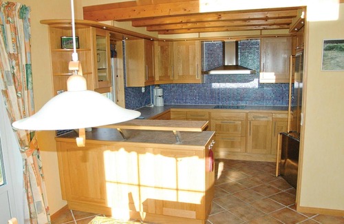 Lysvik House | Cozy home in Lysvik with kitchen
