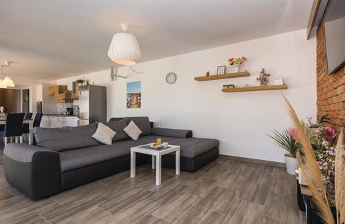 Velim House | Cozy home in Radosinovci with kitchen